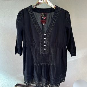 JOHNNY WAS Embroidered Lace BOHO Top 3/4 Sleeve Black White Stitching Cotton